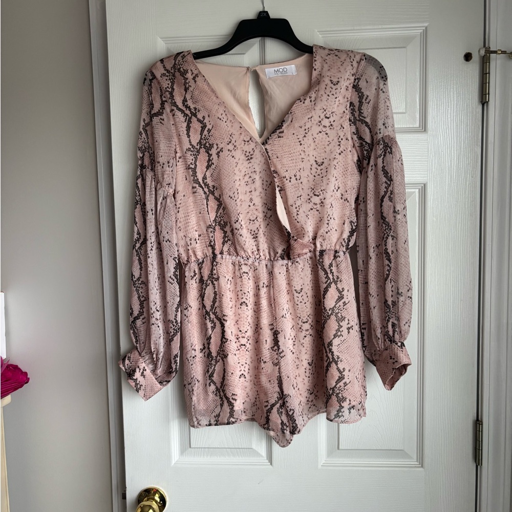 Chic Blush Snake Print Romper
